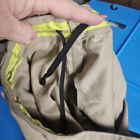 Nike Womens Bermuda Golf Shorts Size 4 Zip Pockets Zig Zag Stitch Dri Fit Classy - Picture 4 of 13